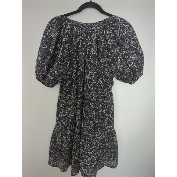 Never A Wallflower Gathered V Neck Floral Dress NWT - Picture 7 of 7